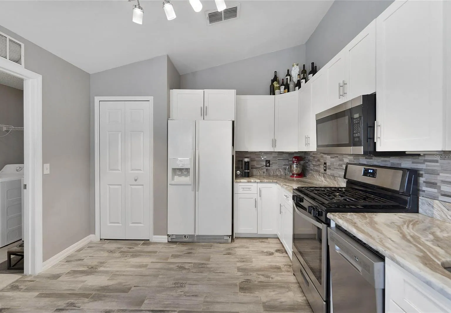 3 bed, 1386 sqft, $2,250 — Photo 4