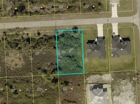 2805 21st St SW, Lehigh Acres, FL 33976