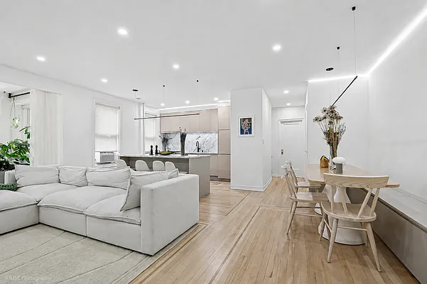 Living room, photo 1