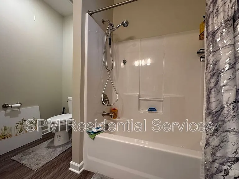 207 Fullford Ln #202 — Photo 15