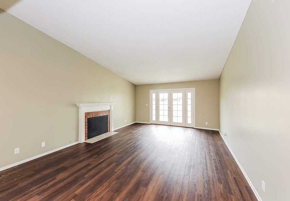 1st image of 4126 Rexford Dr