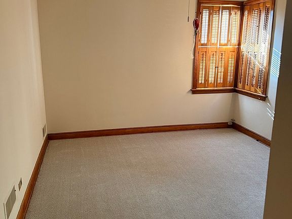 3rd image of 10210 S Rhodes Ave