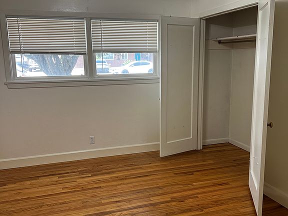 4th image of 302 N Underwood St APT 6