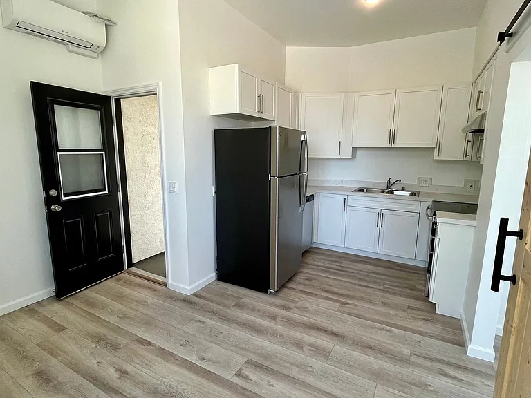 4118 Adams Ave #8 — Photo 5