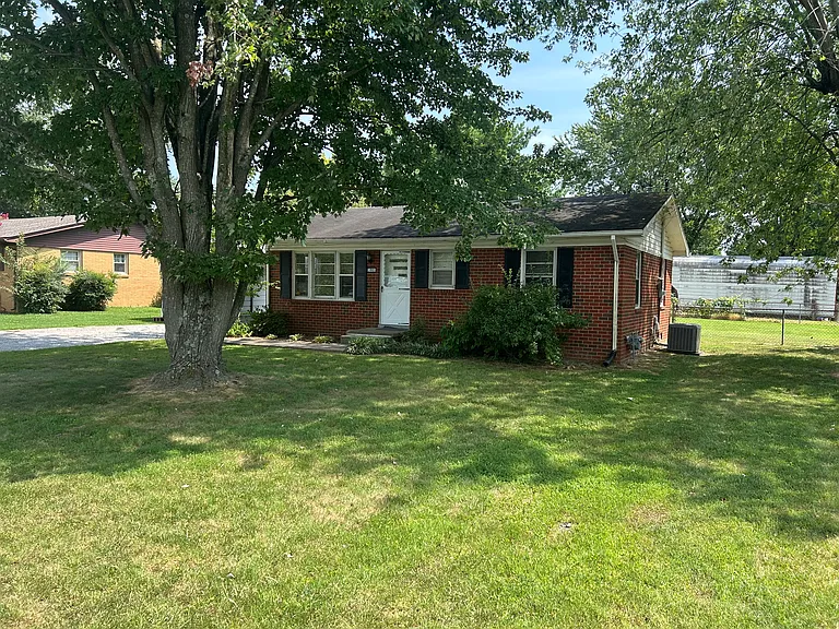 1005 Rose Ave — Photo 2