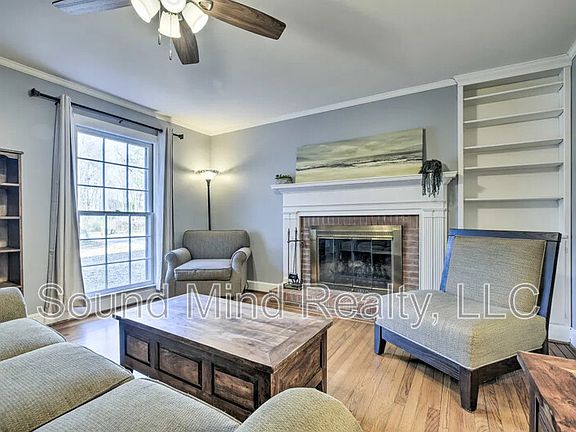 2nd image of 144 Parkwood Cir