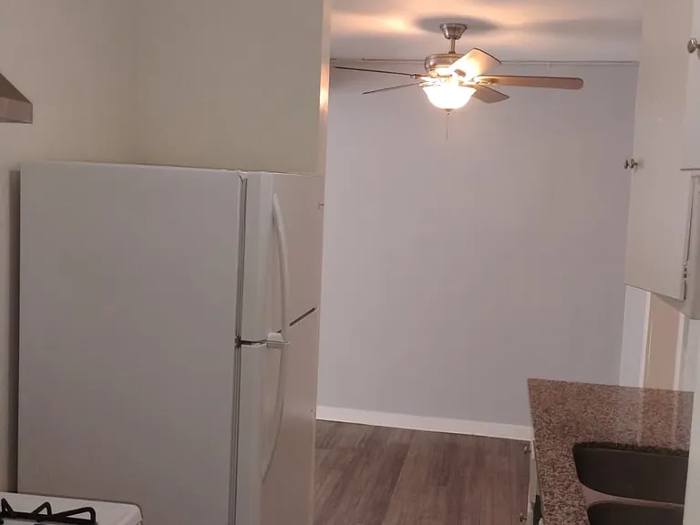 1431 Elm Ave #1 — Photo 2