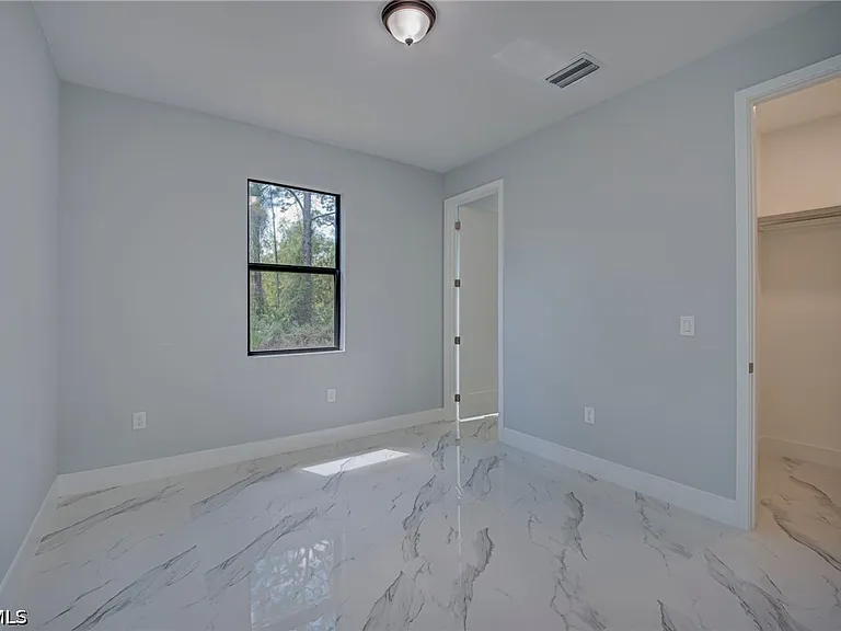 872 Spaulding St E — Photo 21
