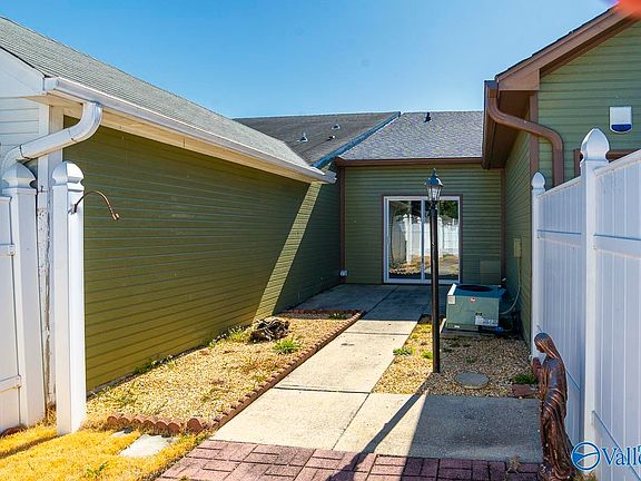 5th image of 410 Autumnwood Dr SW