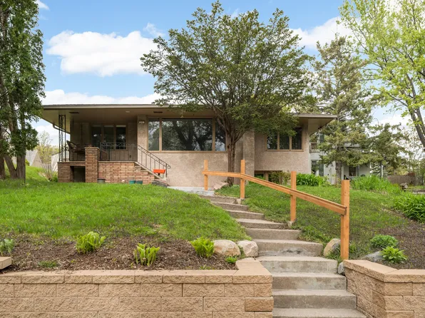 895 Humboldt Ave, West Saint Paul, MN 55118