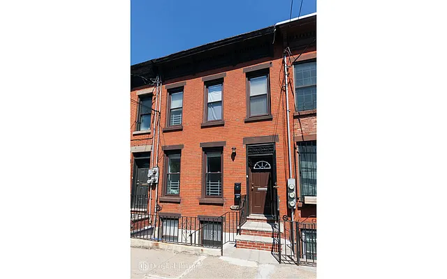 Rented by Douglas Elliman | media 15