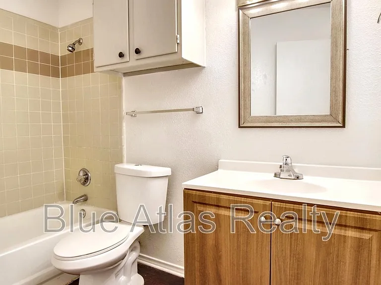 916 Hilltop Dr #B — Photo 17
