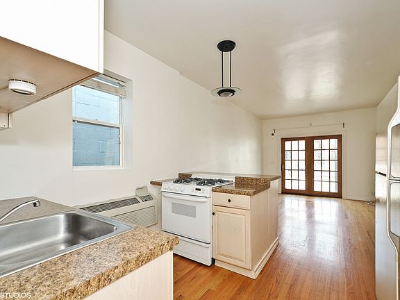 5th image of 2334 N Wayne Ave #2R