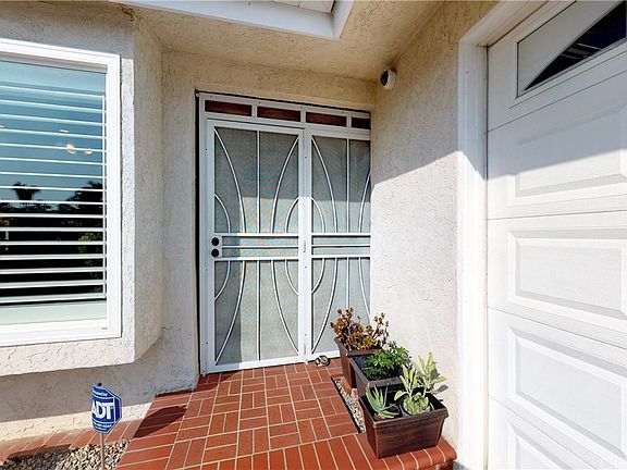 2nd image of 6331 Zelzah Ave