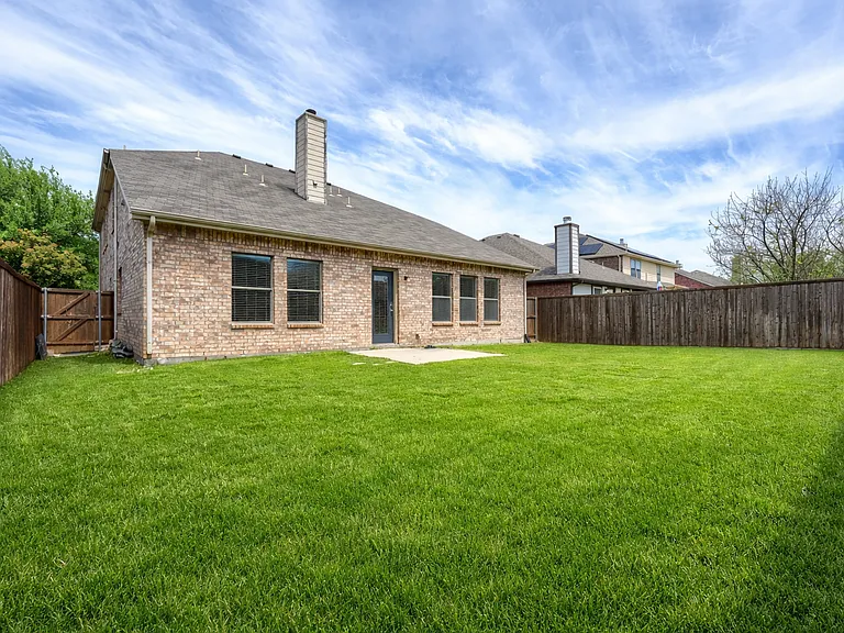 3121 Grant St — Photo 35
