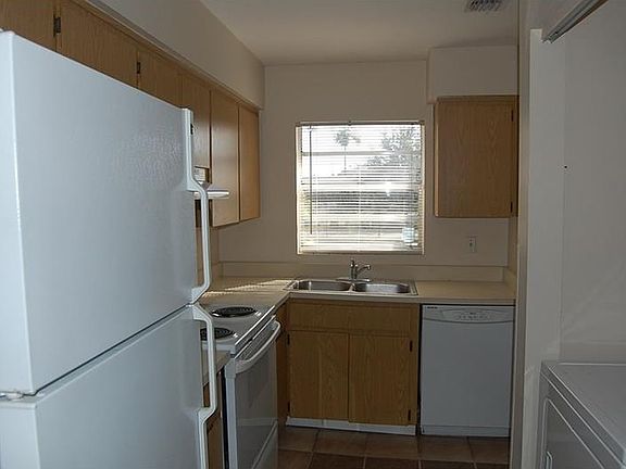 4th image of 1403 E South St