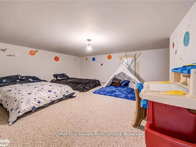 12 Windrose Valley Blvd — Photo 31