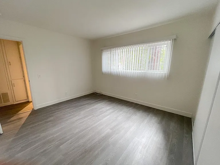 405 N Marengo Ave #5 — Photo 53