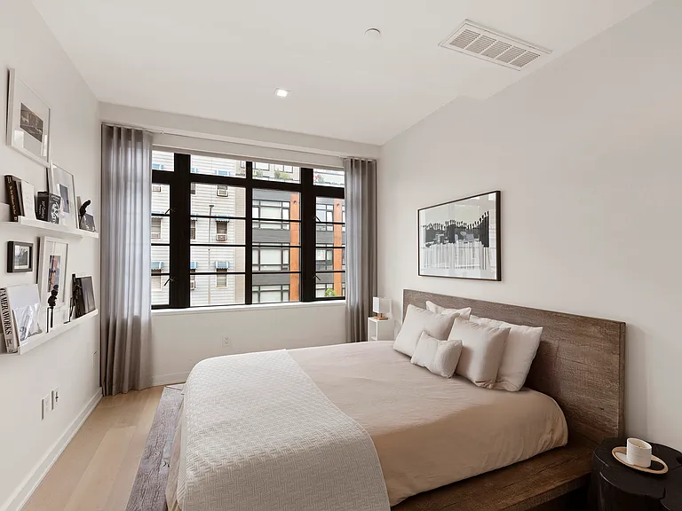 537 Lorimer St #302 — Photo 4