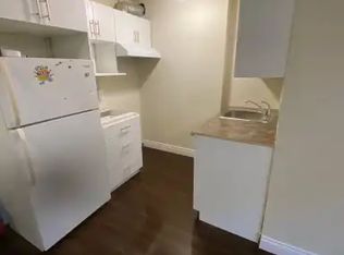 19 Tasker St #1A, Saint Catharines, ON L2R3Z9