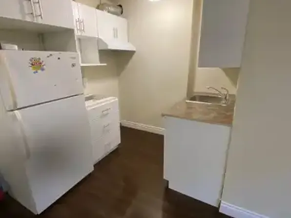 19 Tasker St #1A, Saint Catharines, ON L2R 3Z9