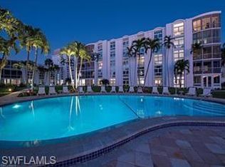 400 Park Shore Dr APT 102, Naples, FL 34103