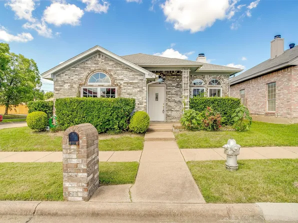 802 Greenridge Dr, Arlington, TX 76017
