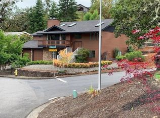 818 NW Woodwillow Dr, Roseburg, OR 97471