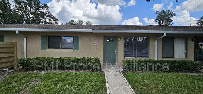 3 bed, 2.0 bath, 1200 sqft, $1,549 — Photo 2