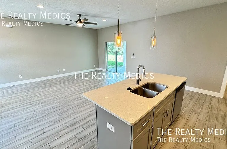 239 Hibiscus Ln — Photo 13