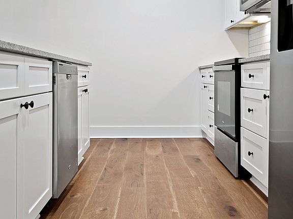 4th image of 212 Baylor Ct