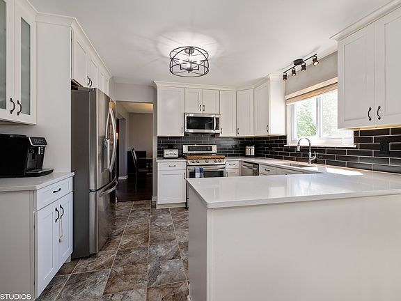 4th image of 1196 Hummingbird Ln