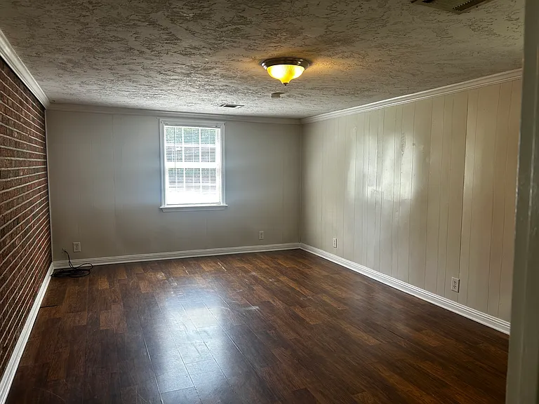 461 Sweetwater Cir — Photo 13