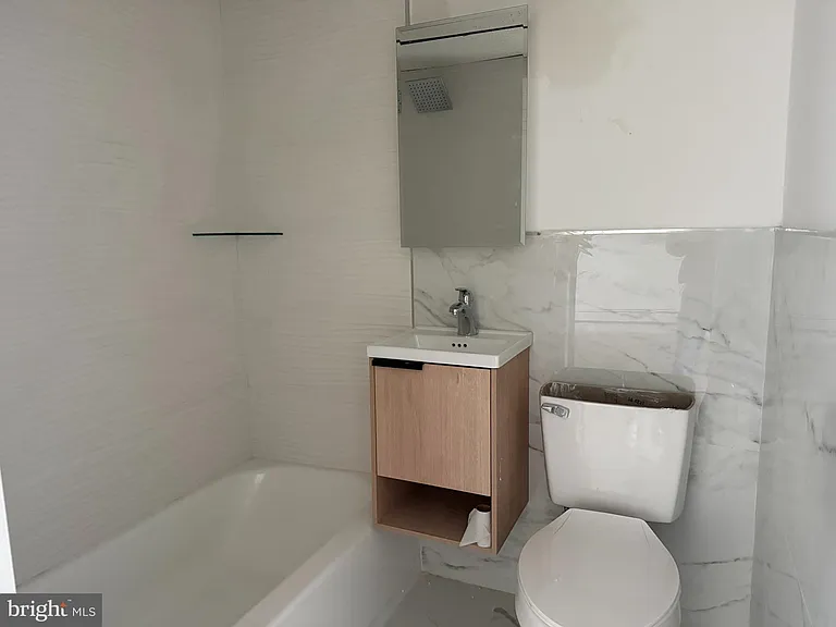 1247 Shackamaxon St #3 — Photo 9