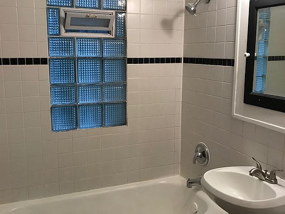 2nd image of 3124 S Pennsylvania Ave