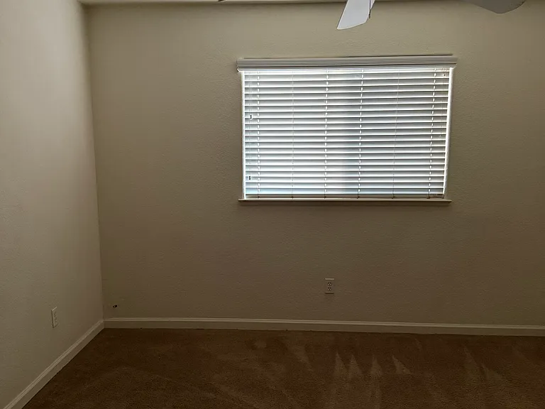 4908 Perez St — Photo 10