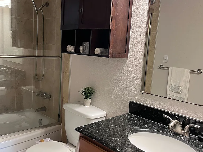 5321 N Pearl St #204 — Photo 8