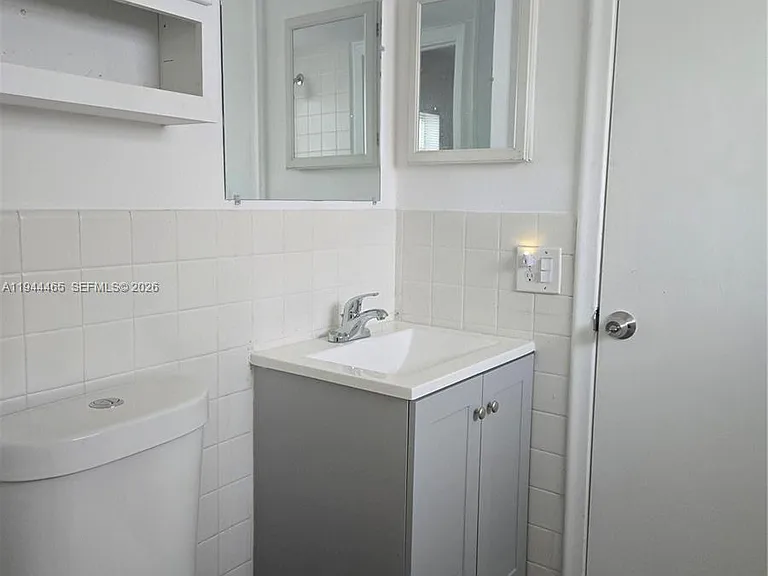 190 SE 12th Ave #1B — Photo 4