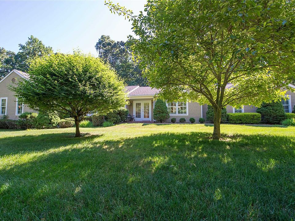 1st image of 1 Valleywood Ct E