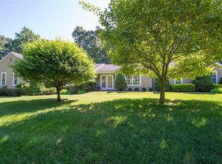 1 Valleywood Ct E, Saint James, NY 11780