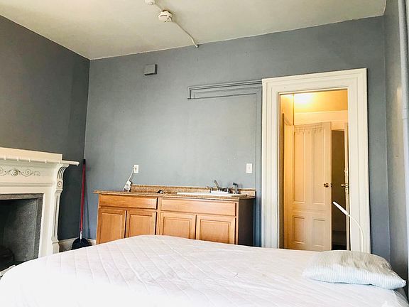 3rd image of 90 Clay St #6