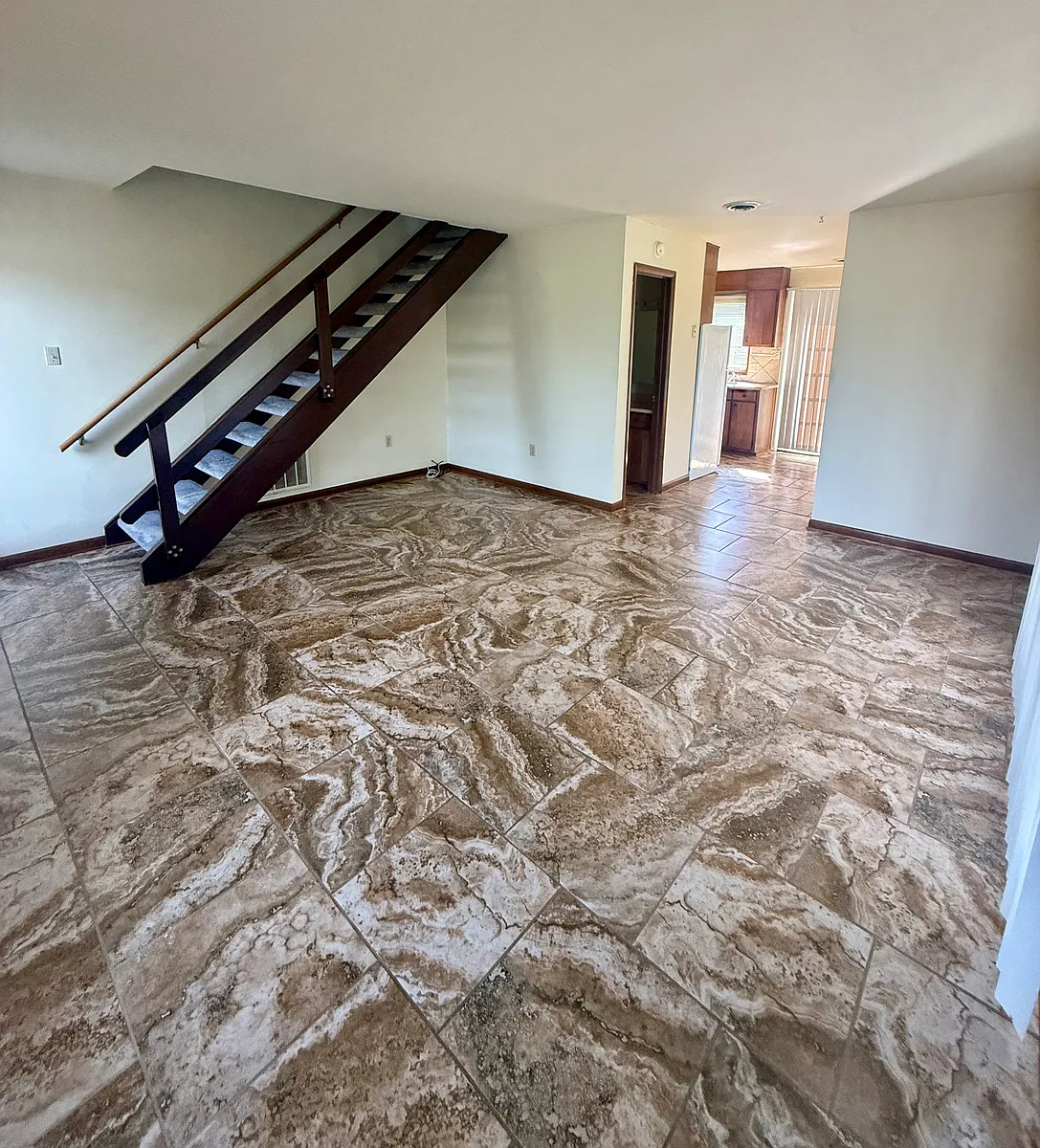 Building Photo - 138 Valley View Dr #25