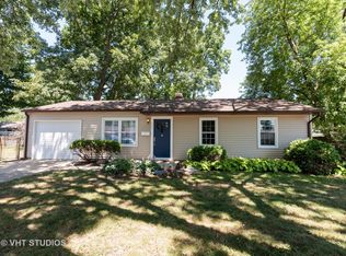 806 Spruce Ct, Streamwood, IL 60107