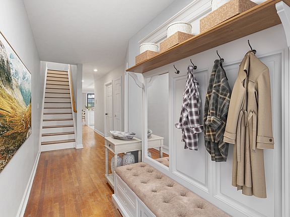 3rd image of 211 W 121st St #1