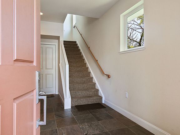 5th image of 190 Mary Teresa St