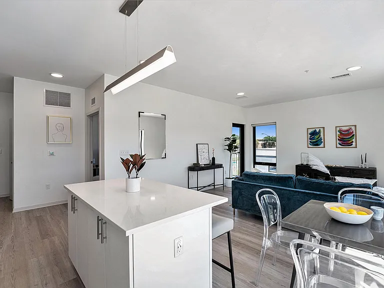 7410 Kercheval Ave #201 — Photo 7