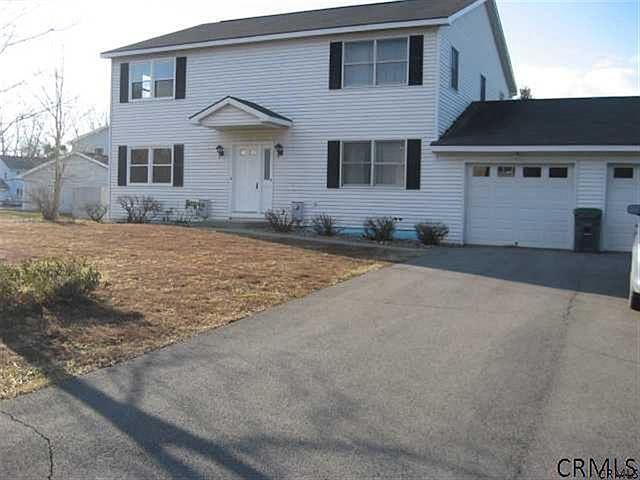 1st image of 8A Woodridge Cir