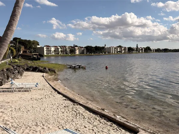 110 Lake Emerald Drive #107, Oakland Park, FL 33309