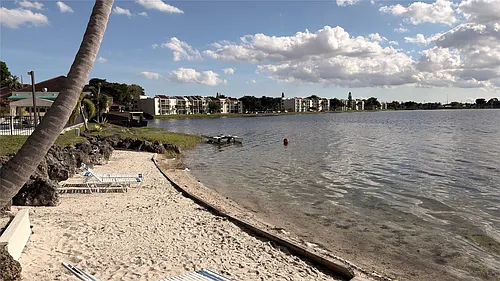 110 Lake Emerald Dr #107 Photo 1