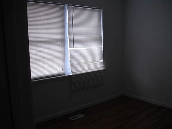 5th image of 831 W Ocean View Ave APT 6